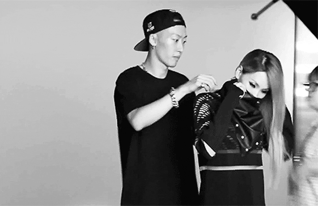 杨先生和cl的感情一直都在,放一张有爱的造型花絮在这里.