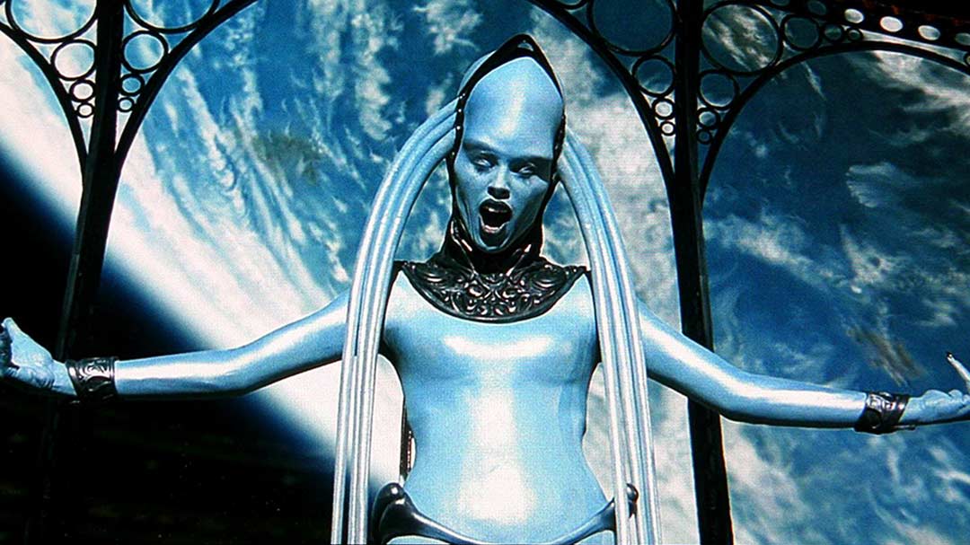 "diva"都承包全片最大亮点:rihanna在《星际特工》中多次换装的风俗秀
