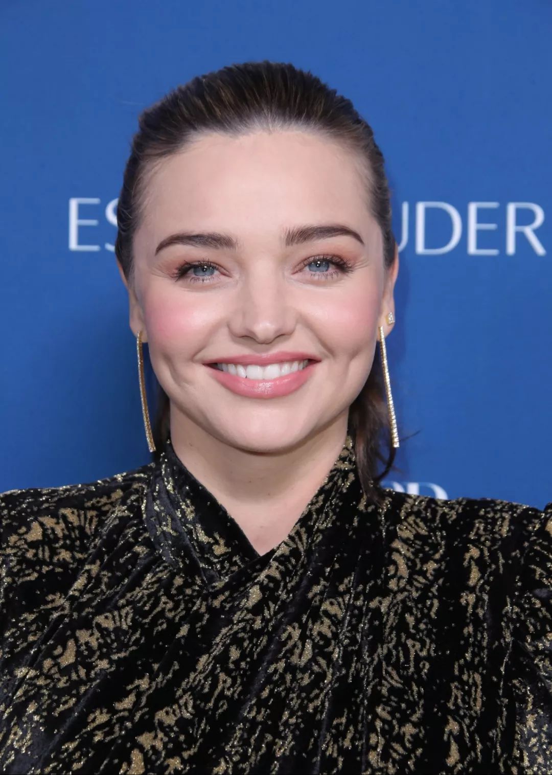 前几天,miranda kerr亮相了某晚宴,近照可以发现,从面相上看,好像圆圆